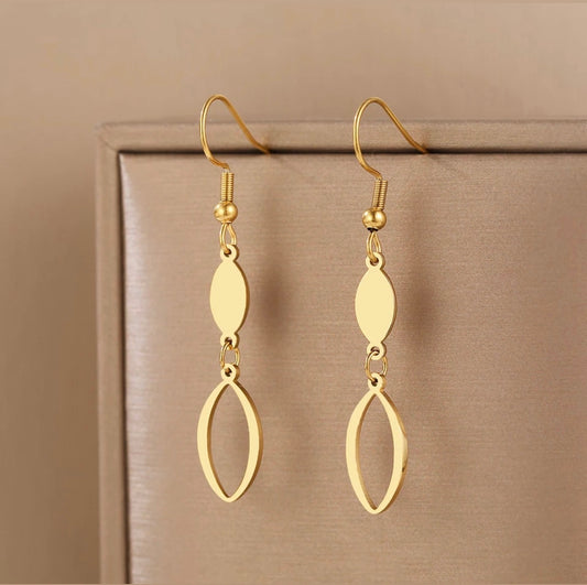 Oval Pendant Necklace